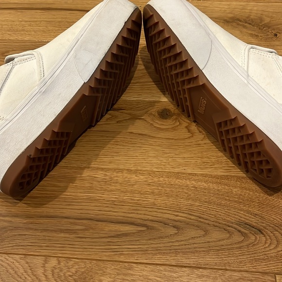 Vans Unisex Asher Platform Sneaker - Slip On - Picture 9 of 13